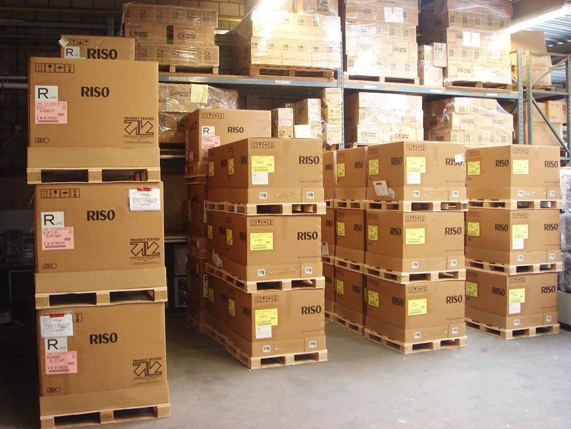 RISO в Украине — официальный сайт detako.ua, компания ДЕТАКО

RISO — это всемирно известный японский производитель высокоскоростного печатного оборудования, сочетающего инновационные технологии и экономичную эффективность. В Украине официальным представителем компании RISO является ООО «ДЕТАКО» — надежный партнер, который уже много лет осуществляет поставки, сервисное обслуживание и техническую поддержку оборудования RISO для клиентов по всей стране. Официальный сайт компании — detako.ua — это основной источник достоверной информации о моделях ризографов, струйных принтеров, расходных материалах, аксессуарах и полном спектре услуг, связанных с брендом RISO.

Компания ДЕТАКО не просто продаёт технику RISO, а выступает официальным импортером и сервисным центром, что гарантирует высокое качество обслуживания, наличие оригинальных комплектующих, профессиональное обучение персонала и полную техническую поддержку. Благодаря прямым поставкам из Японии клиенты могут рассчитывать на конкурентные цены, оперативную логистику и гарантию подлинности продукции. На сайте detako.ua представлен весь ассортимент оборудования RISO: от цифровых дупликаторов (ризографов) серий SF и EZ до современных цветных струйных принтеров ComColor GL, FT и компактных моделей начального уровня.

ДЕТАКО сотрудничает с государственными учреждениями, учебными заведениями, типографиями, предприятиями малого и среднего бизнеса, предлагая адаптированные решения для каждого клиента. Среди услуг компании — доставка и установка оборудования, подключение к локальным сетям, технические консультации, проведение профилактических работ и ремонт любой сложности. Все специалисты компании проходят регулярную сертификацию по программам RISO, поэтому клиенты получают профессиональную поддержку на каждом этапе сотрудничества.

На сайте detako.ua можно не только ознакомиться с техническими характеристиками каждой модели ризографа или принтера, но и получить онлайн-консультацию, заказать демонстрацию, просмотреть актуальные акции, а также приобрести расходные материалы — краску, мастер-плёнку, картриджи и т.д. Кроме того, компания предлагает гибкие условия финансирования, включая лизинг, что особенно удобно для бюджетных организаций и образовательных учреждений.

Выбирая ризограф или другое оборудование RISO в Украине, стоит доверять только официальным поставщикам. ООО «ДЕТАКО» имеет безупречную репутацию, прозрачную политику обслуживания и обширную клиентскую базу, которая уже убедилась в надёжности и эффективности техники RISO. Посетить официальный сайт detako.ua — это первый шаг к качественной печати с минимальными затратами. Если вы ищете современное, быстрое и экономичное решение для массовой печати — компания ДЕТАКО и продукция RISO станут для вас лучшим выбором.